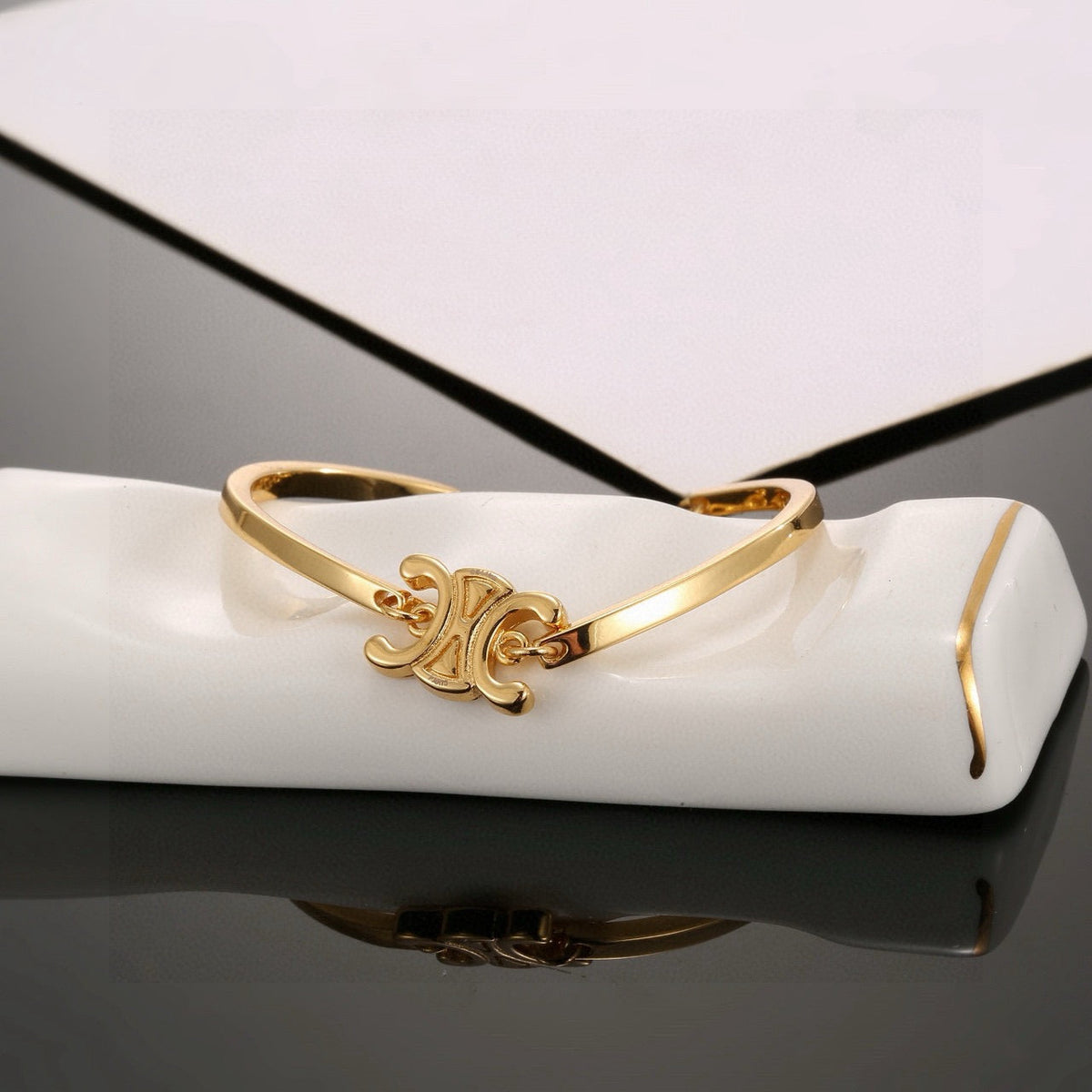 Martin Graham bracelet in polished metal-tone – front view