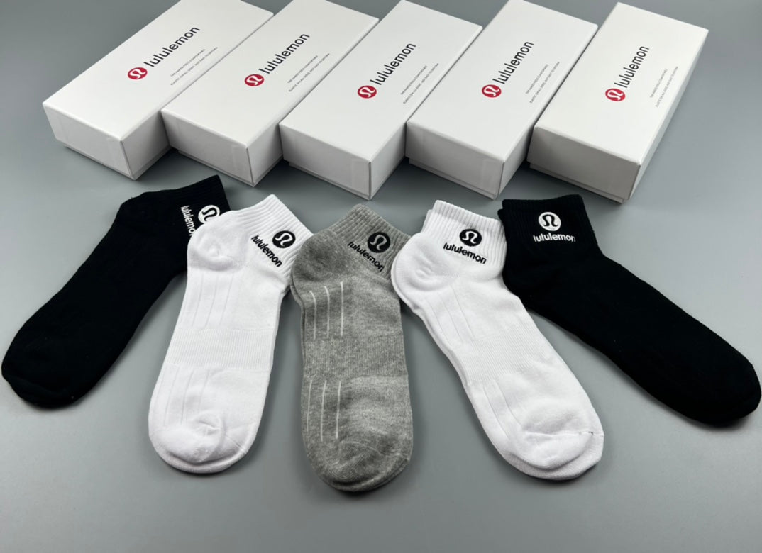 Lululemon Cotton Simple Circular Emblems Ankle Socks