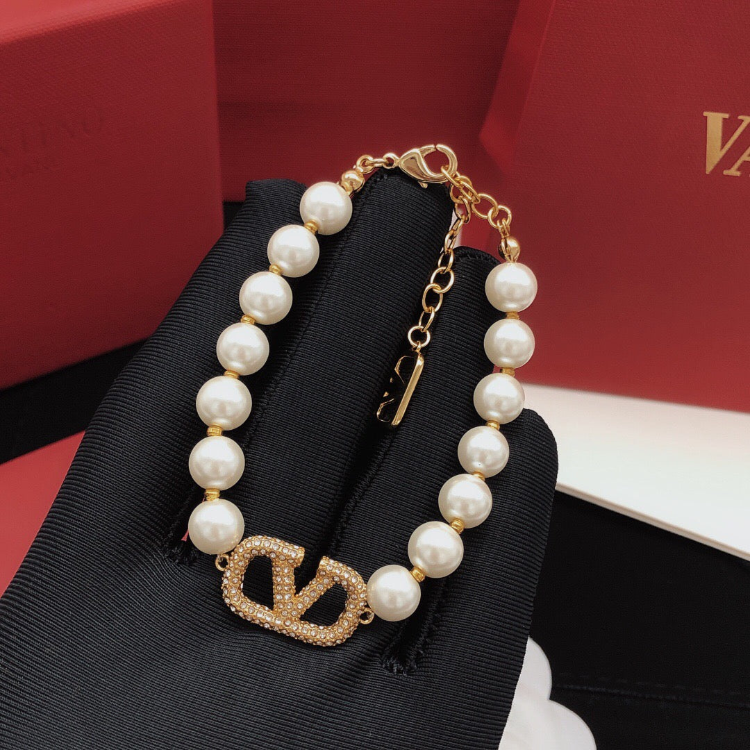 Martin Graham bracelet in polished metal-tone – front view