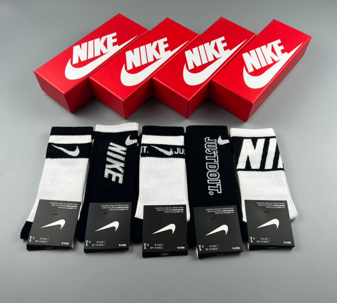 Nike Block Logo Crew Socks - Assorted Set