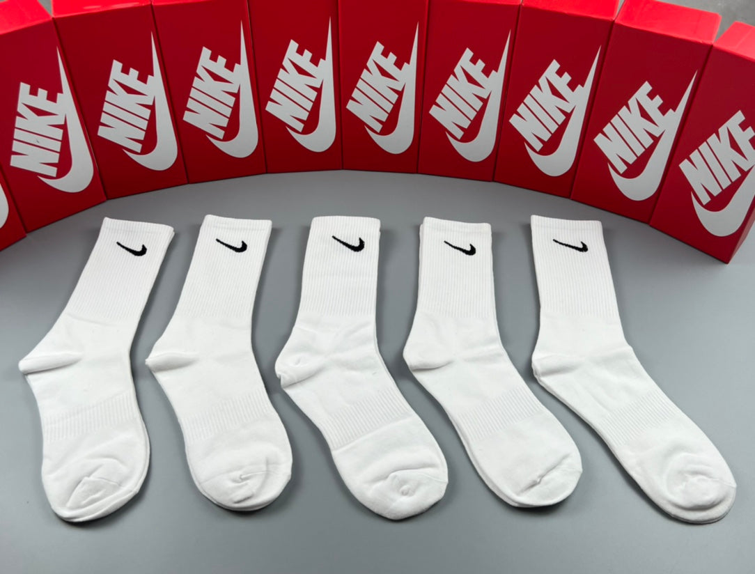 Nike Classic Apparel - Assorted Set