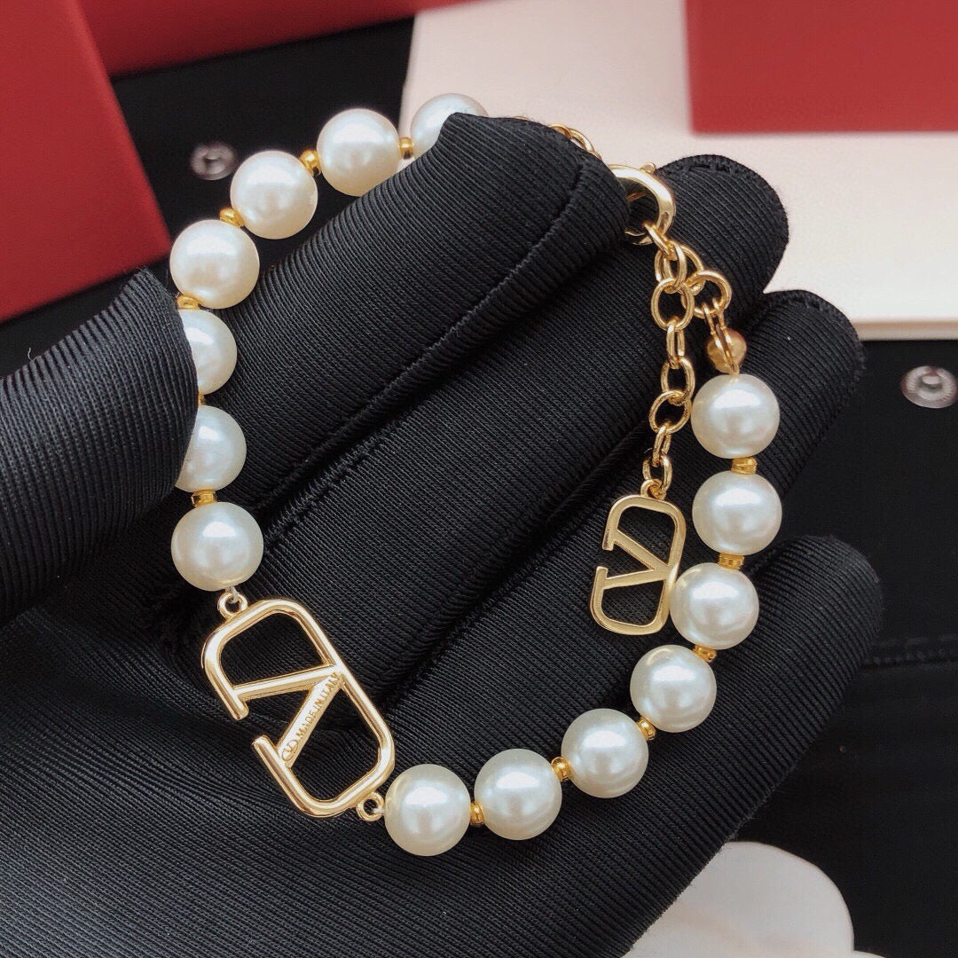 Martin Graham bracelet in polished metal-tone – front view