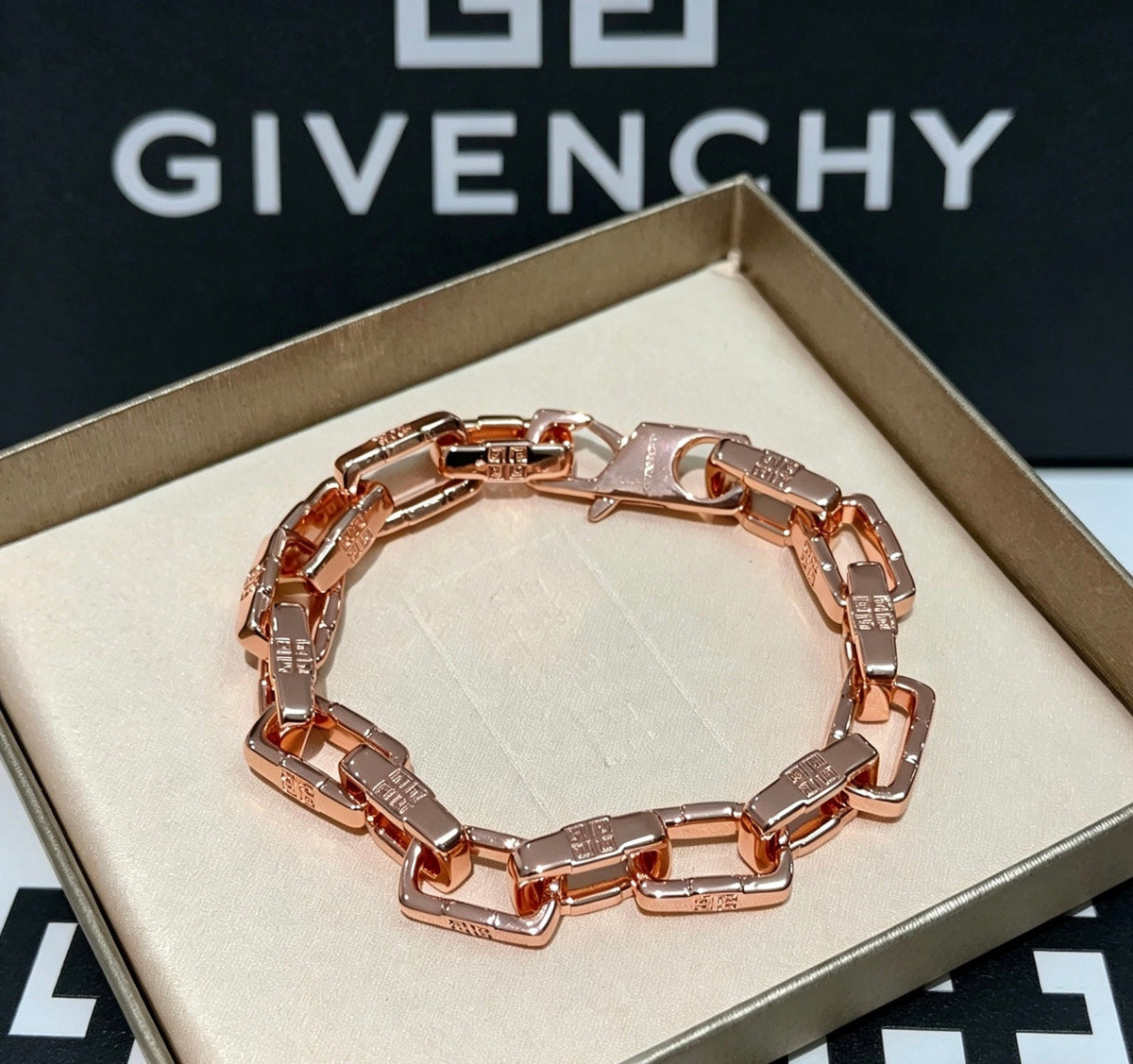 Martin Graham bracelet in polished metal-tone – front view