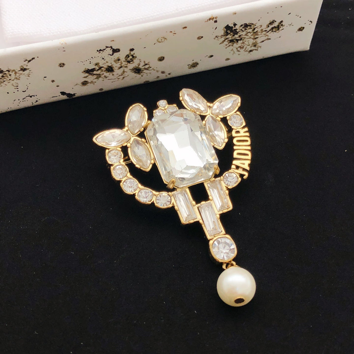 Martin Graham brooch in polished metal-tone – front view