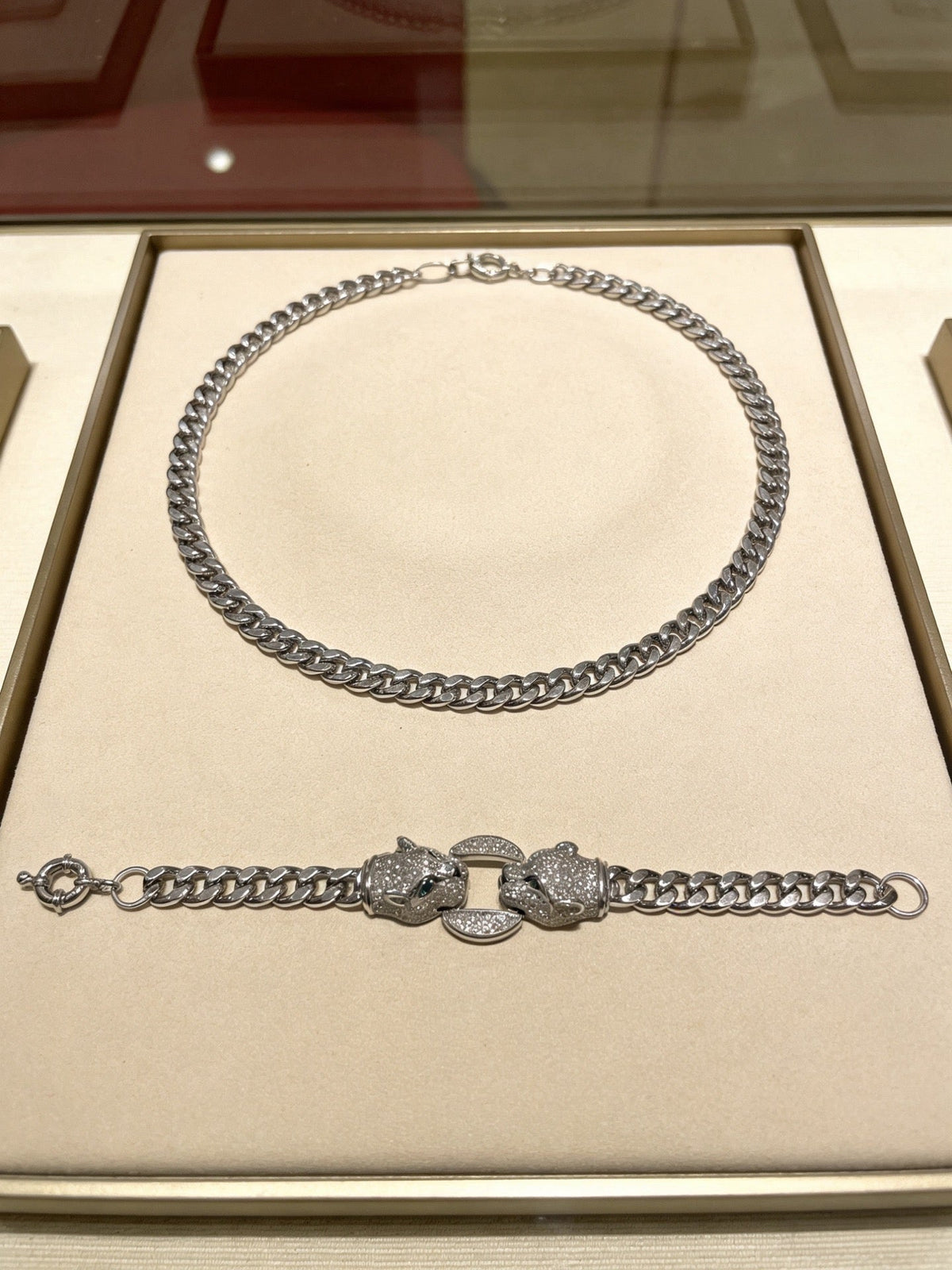 Martin Graham bracelet in polished metal-tone – detail view
