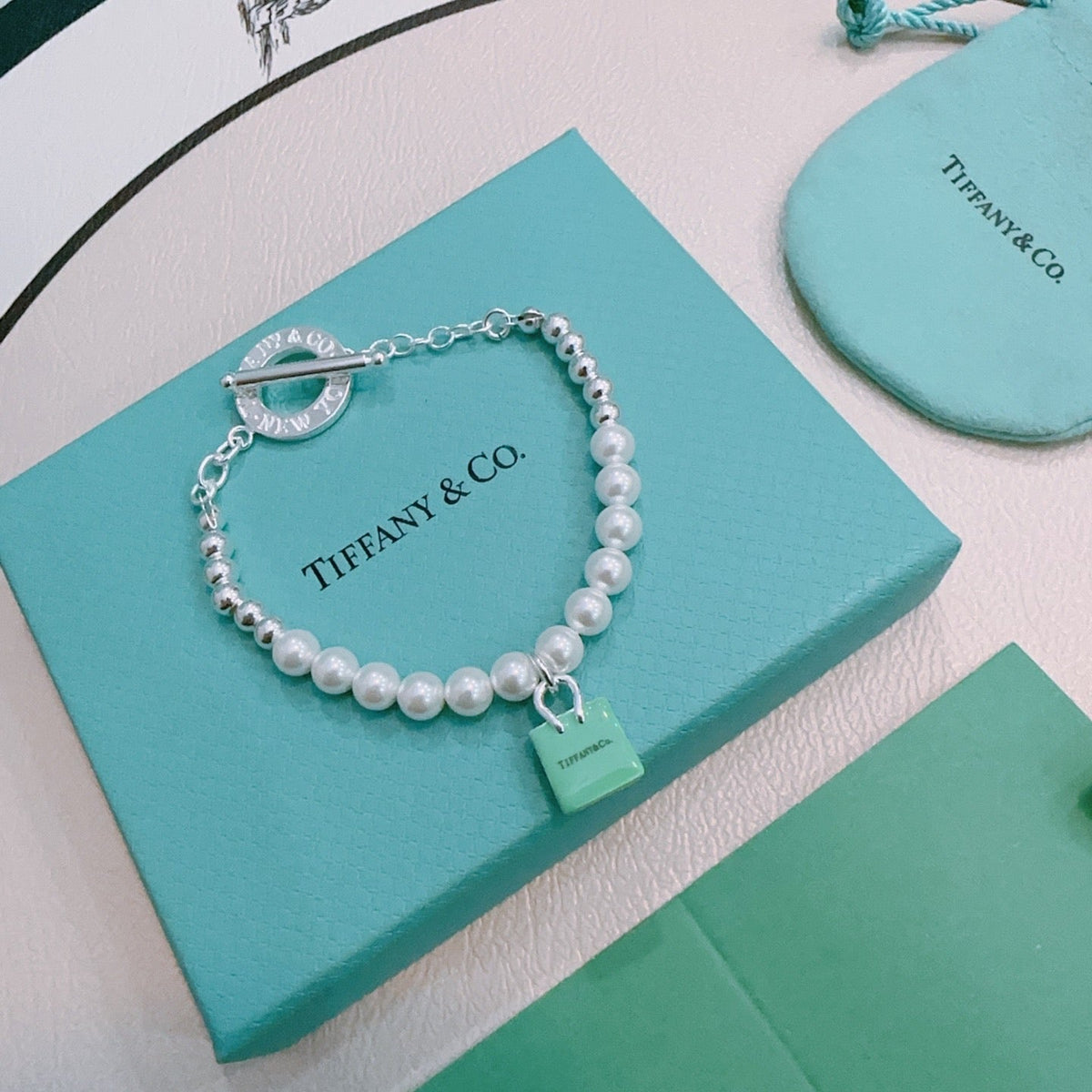 Martin Graham bracelet in polished metal-tone – detail view