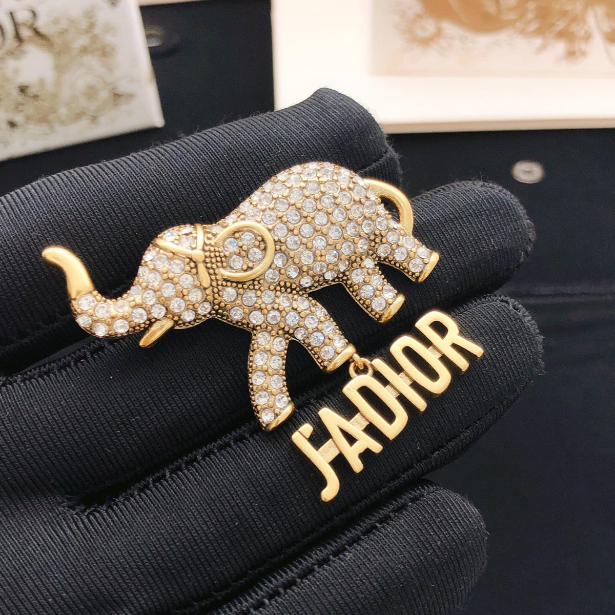 Martin Graham brooch in polished metal-tone – detail view