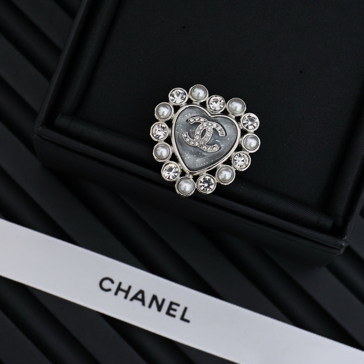 Heart Brooch in Silver-Tone detail view