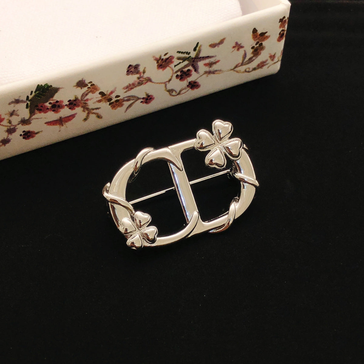 Martin Graham brooch in polished metal-tone – detail view