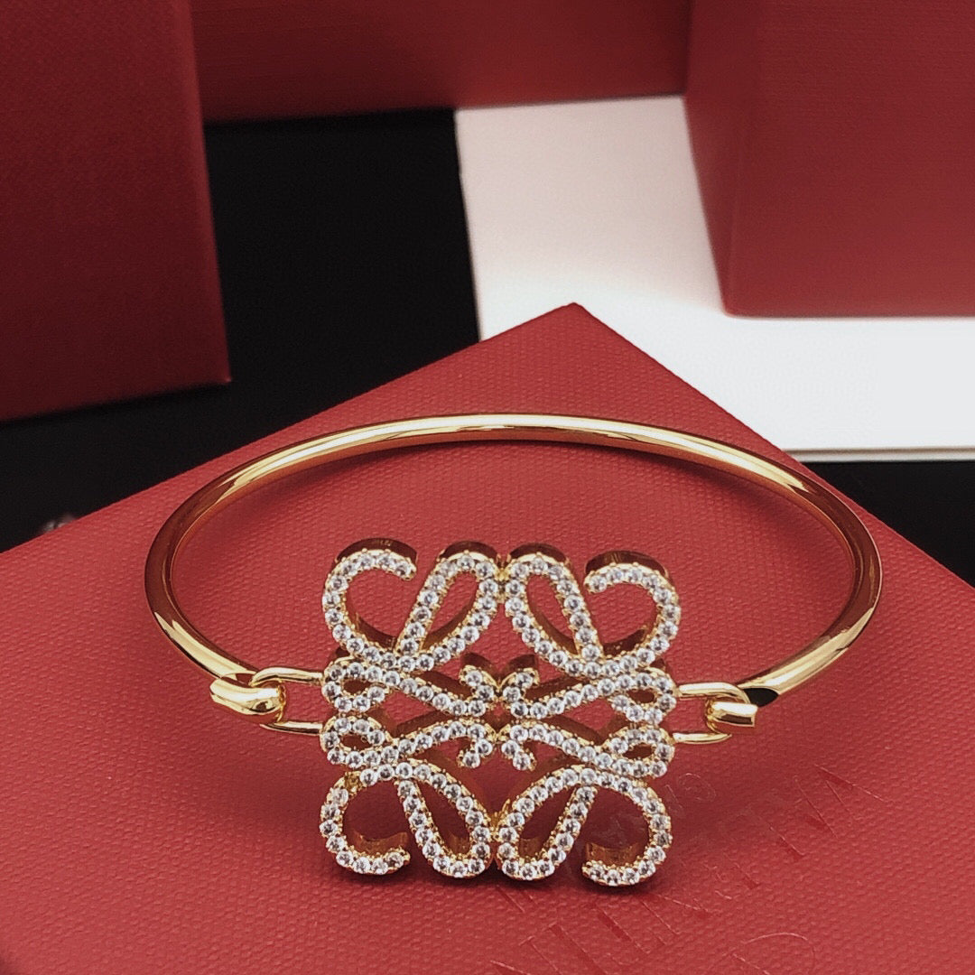 Martin Graham bracelet in polished metal-tone – detail view