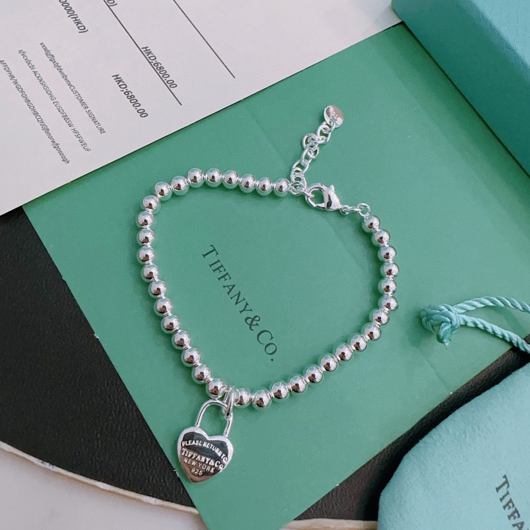 Martin Graham bracelet in polished metal-tone – detail view