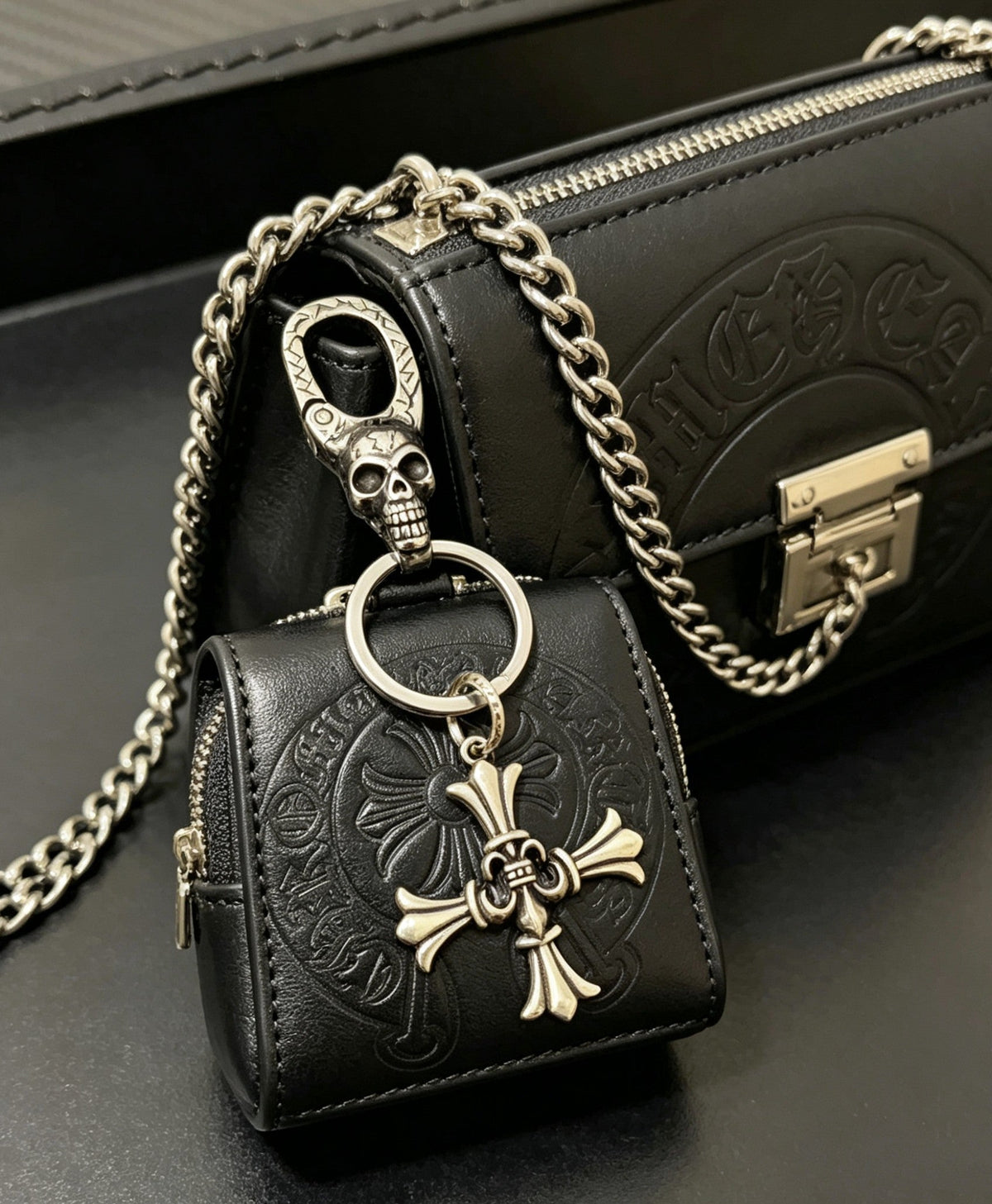 Martin Graham keychain in polished metal-tone – detail view