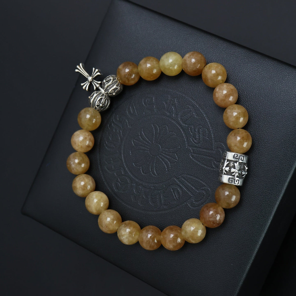 Martin Graham beaded bracelet in polished metal-tone – detail view