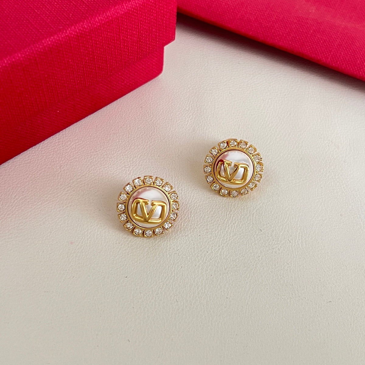 Martin Graham earrings in polished metal-tone – detail view