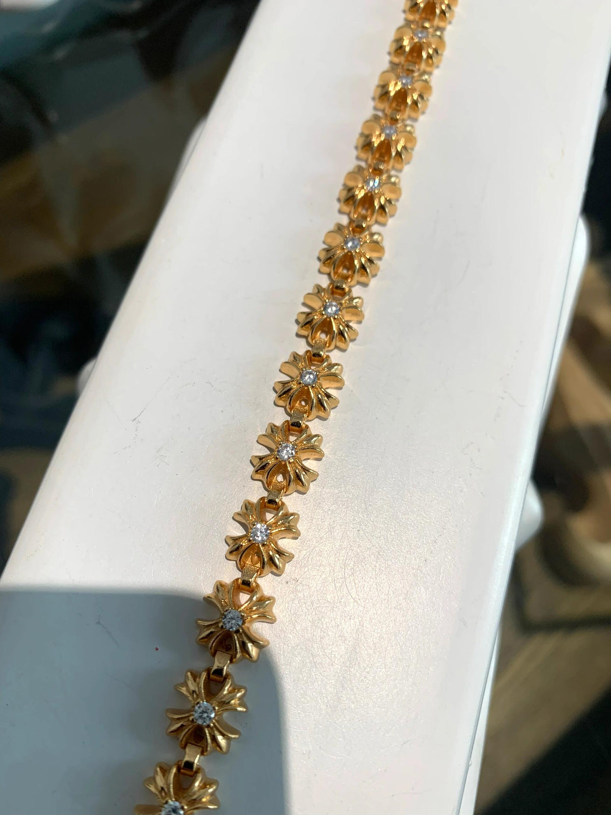 Martin Graham jewelry accessory in polished metal-tone – detail view