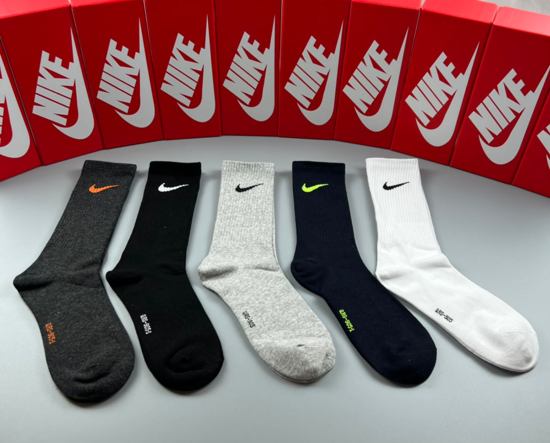 Nike Mixed-Color Swoosh Crew Socks