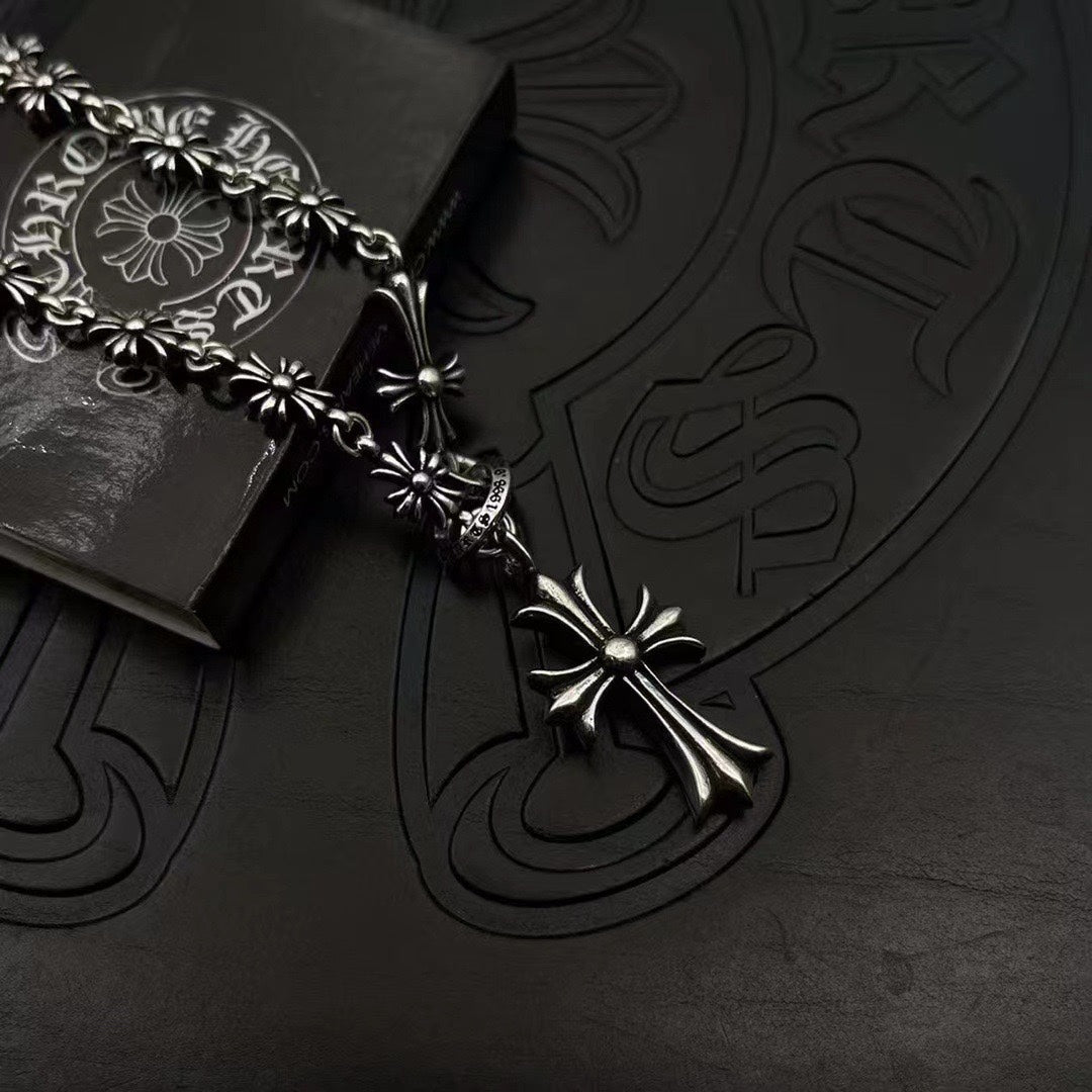 Martin Graham pendant necklace in polished metal-tone – detail view