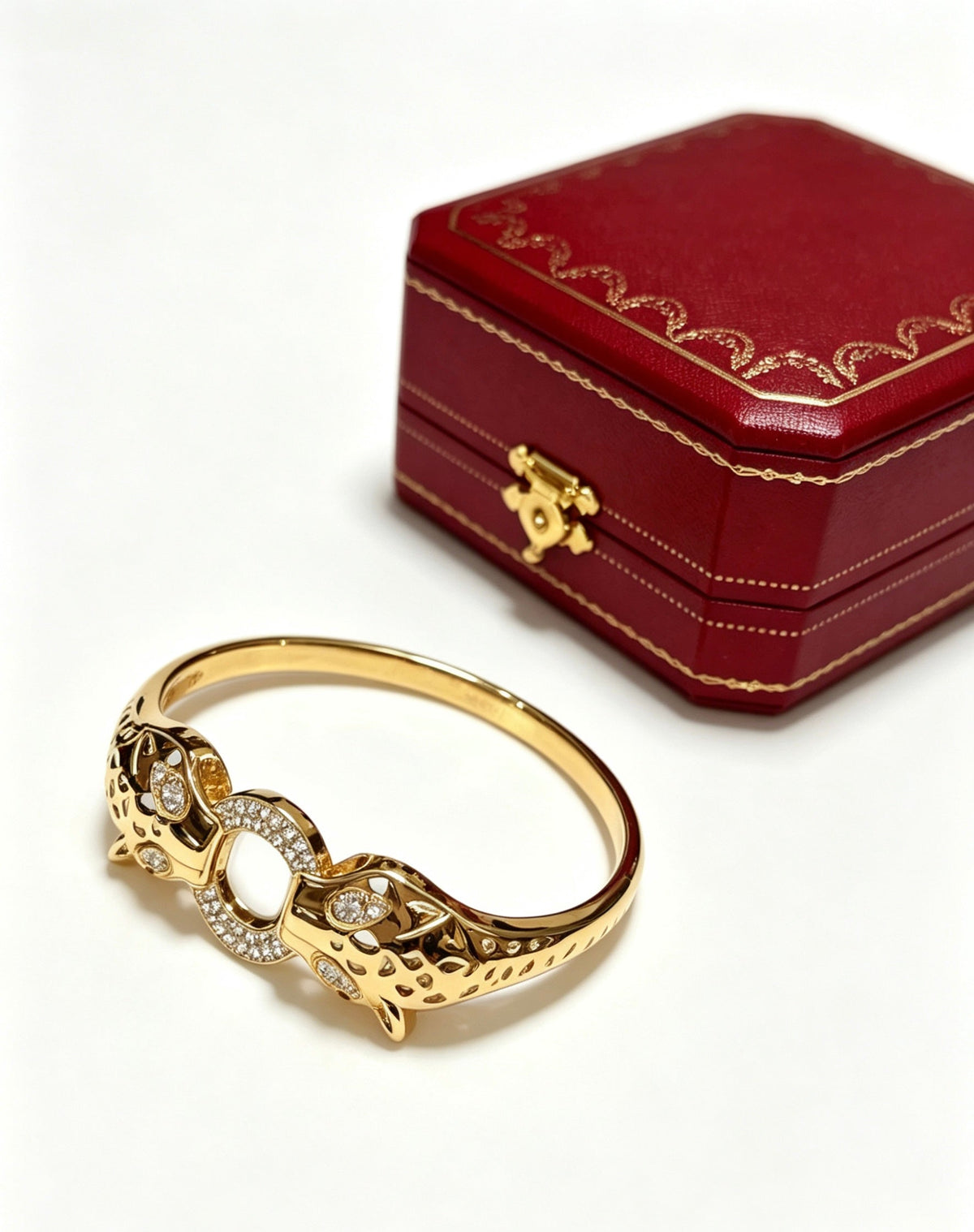 Martin Graham bracelet in polished metal-tone – detail view