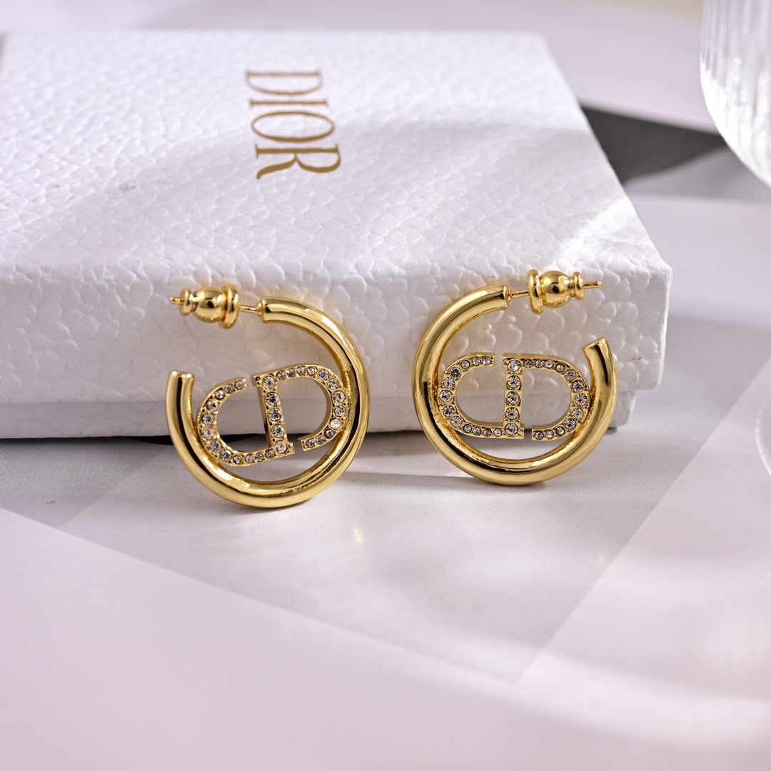 Martin Graham earrings in polished metal-tone – detail view