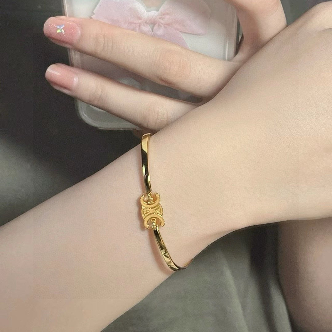 Martin Graham bracelet in polished metal-tone – detail view