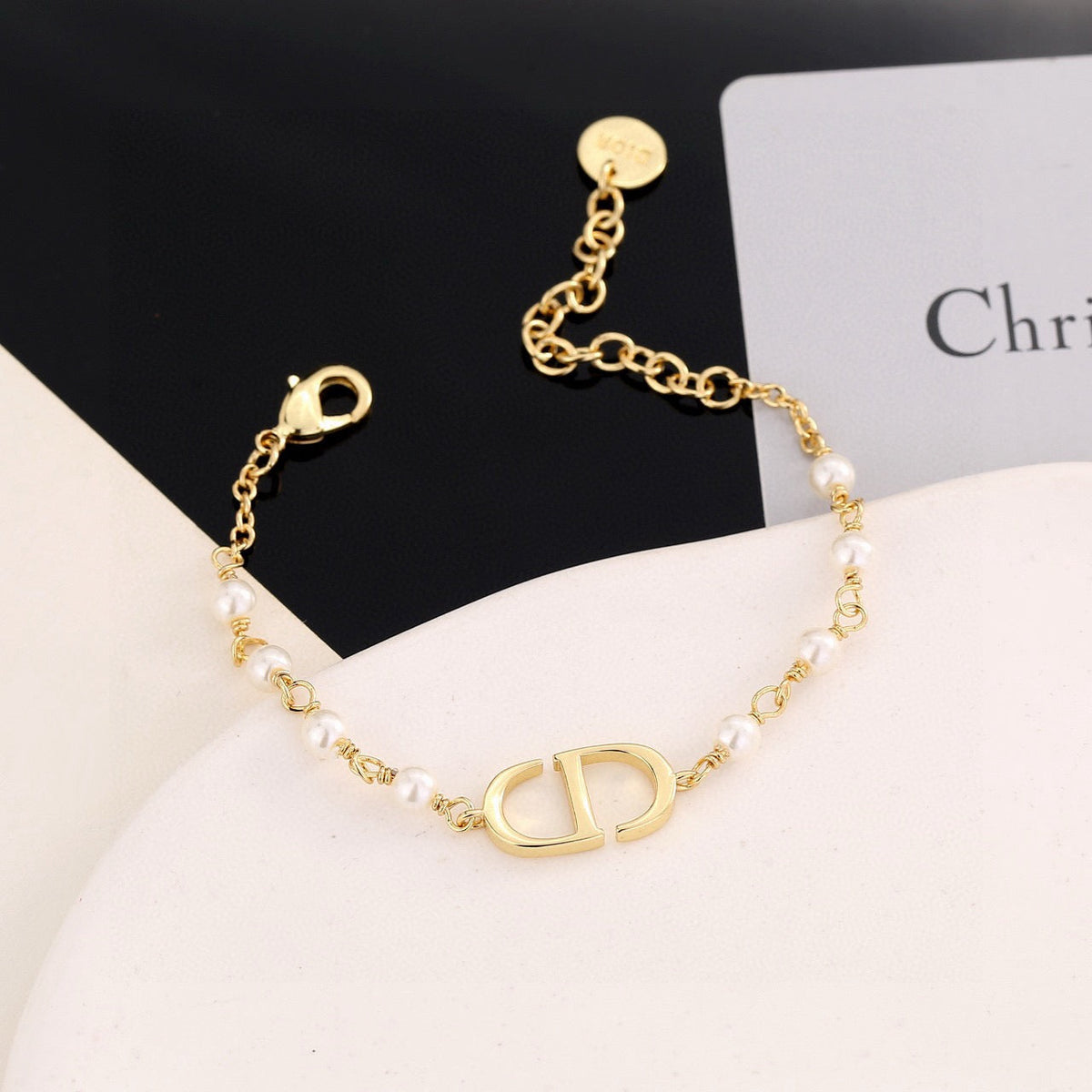 Martin Graham bracelet in polished metal-tone – detail view