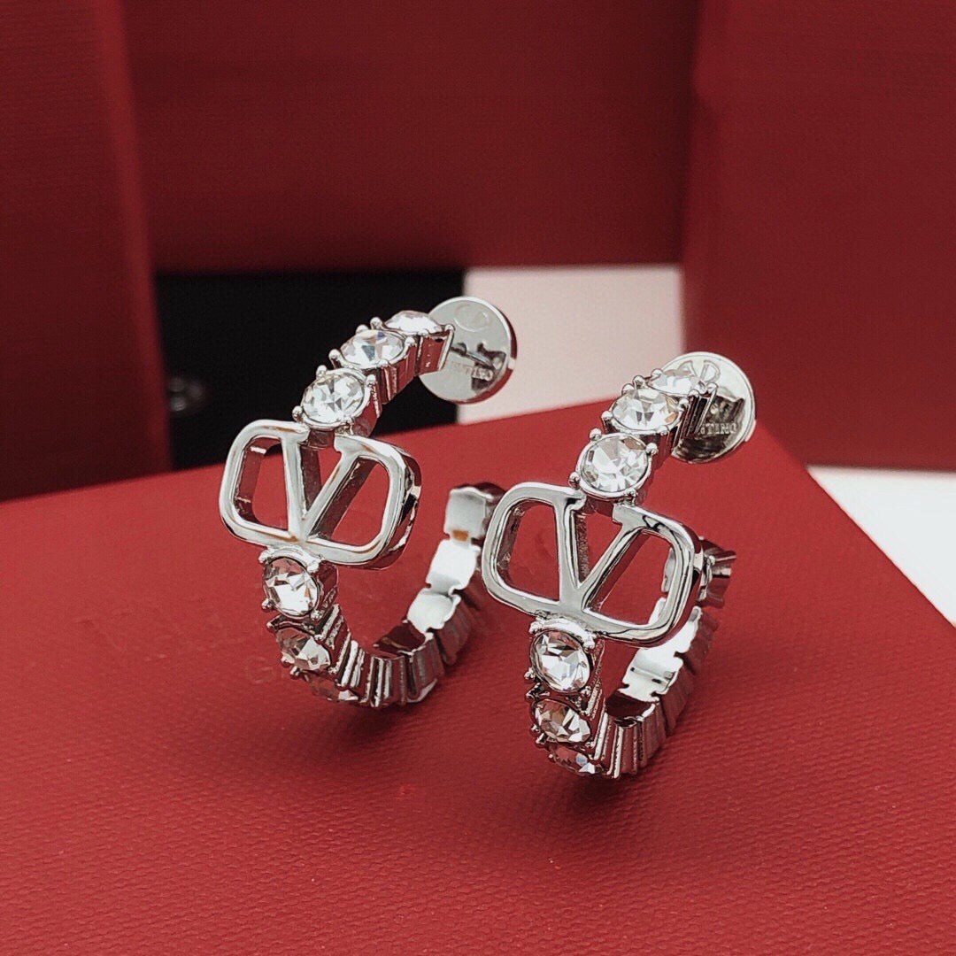 Martin Graham earrings in polished metal-tone – detail view