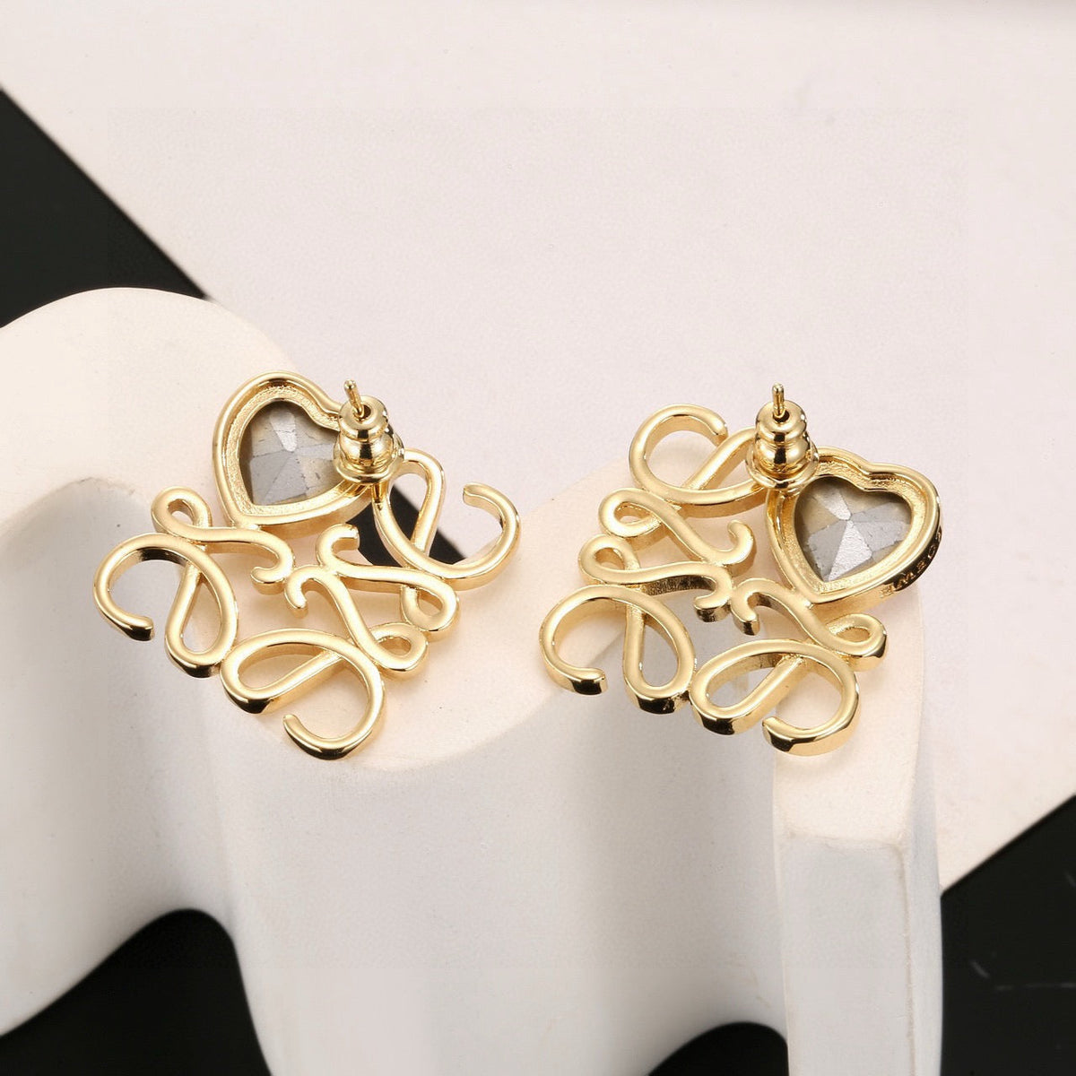 Martin Graham jewelry accessory in polished metal-tone – detail view