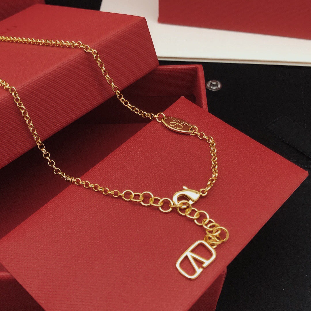 Martin Graham jewelry accessory in polished metal-tone – detail view