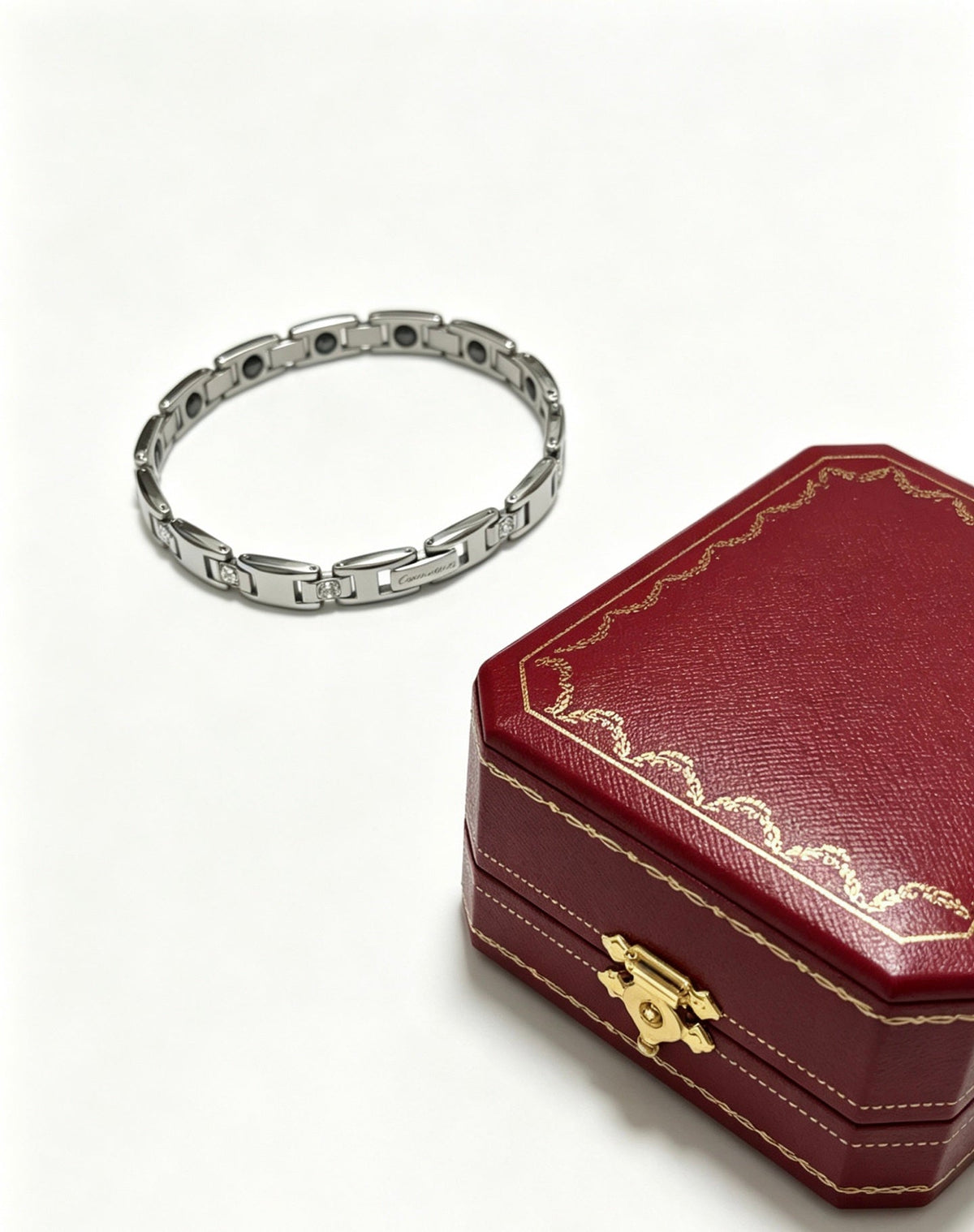 Martin Graham bracelet in polished metal-tone – detail view