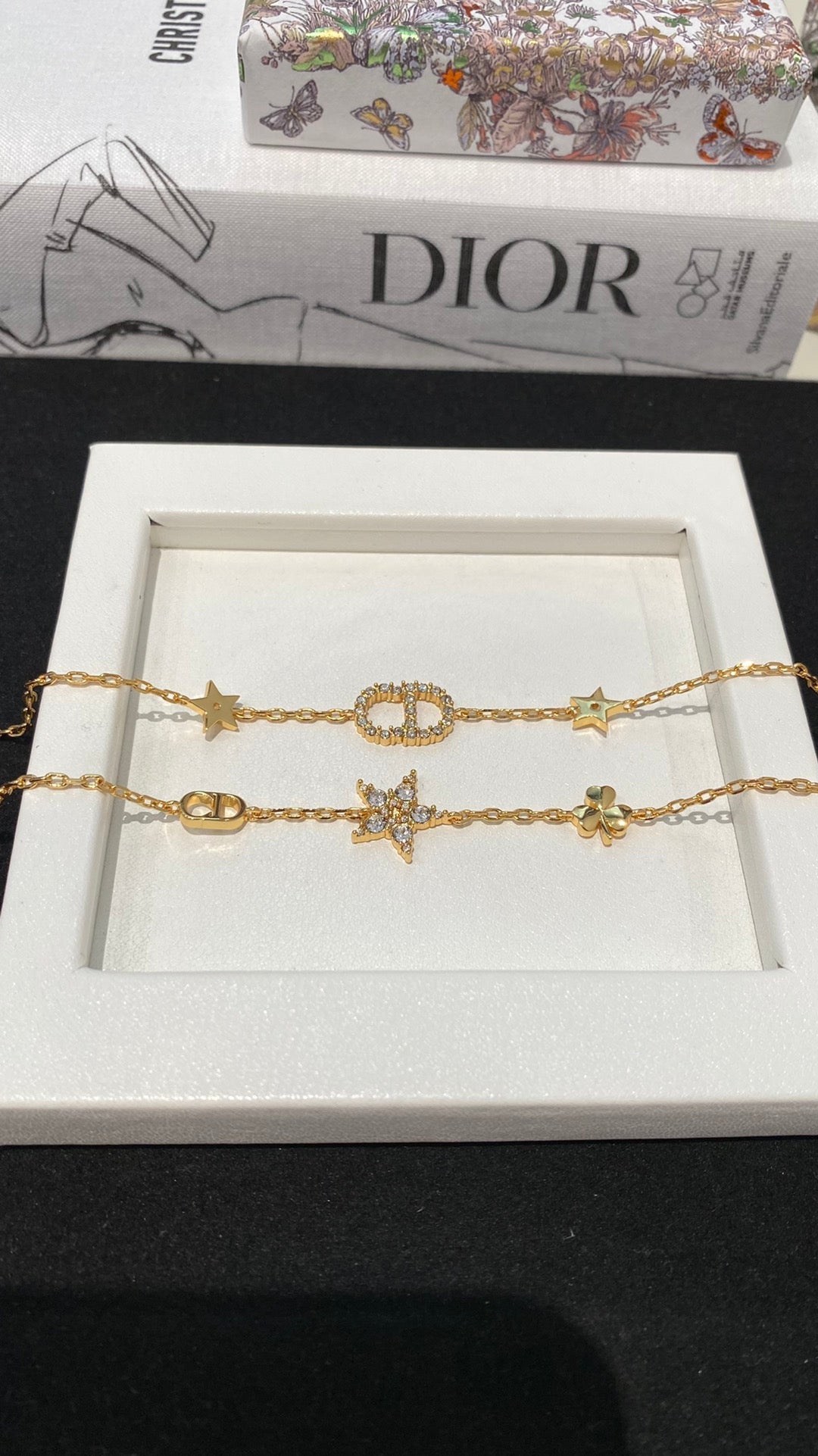 Martin Graham bracelet in polished metal-tone – detail view