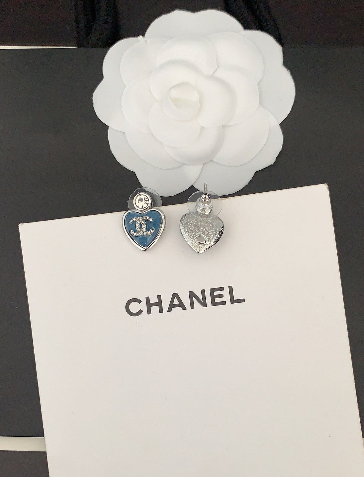 Heart Stud Earrings in Gold-Tone – Heart Detail detail view