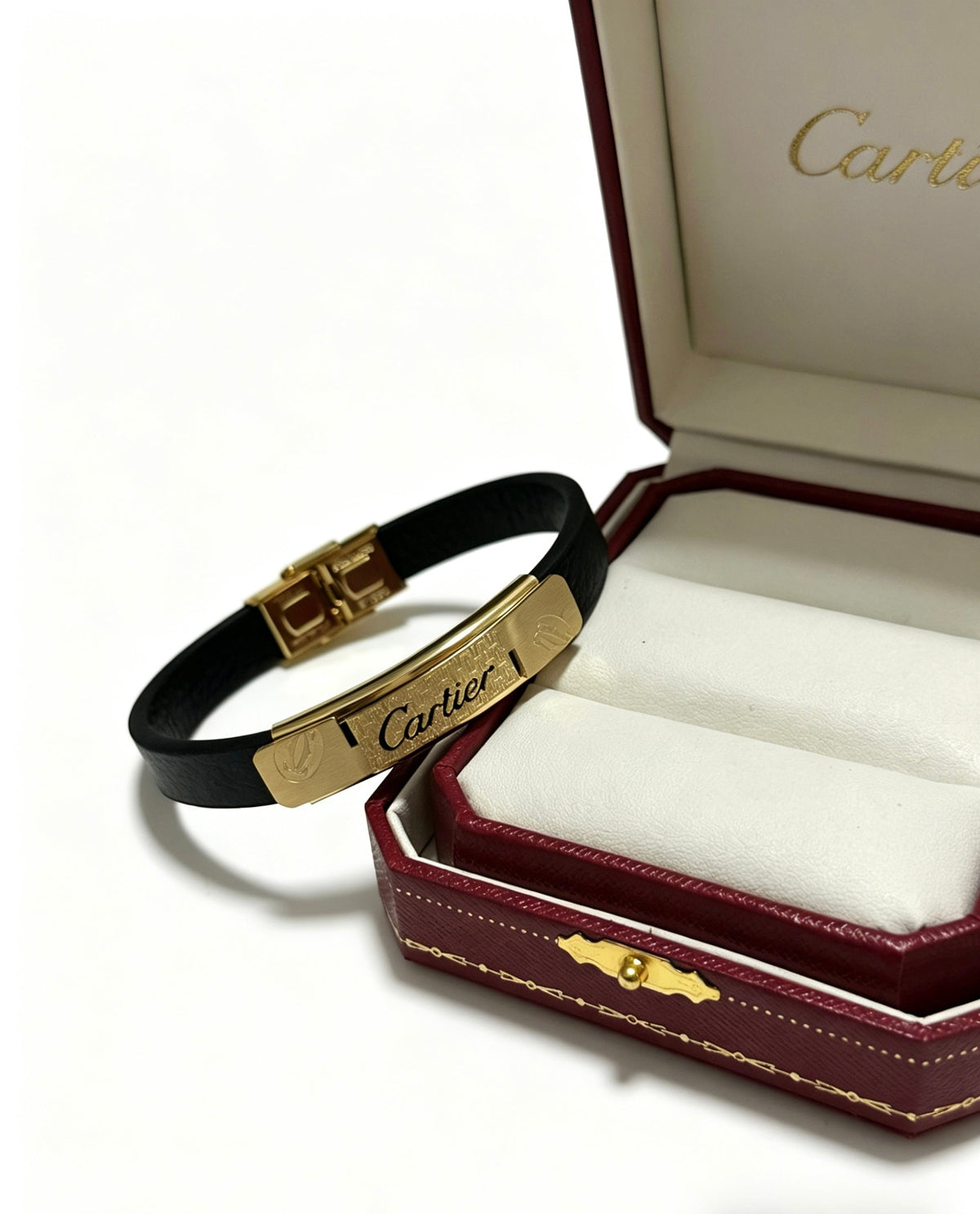 Martin Graham bracelet in polished metal-tone – detail view