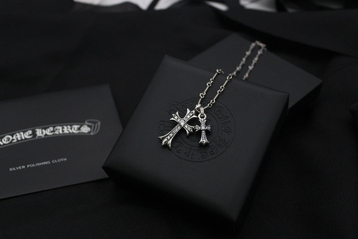 Martin Graham pendant necklace in polished metal-tone – detail view