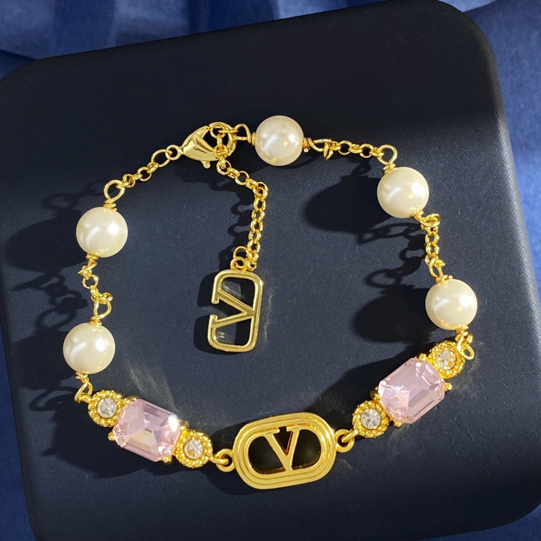 Martin Graham bracelet in polished metal-tone – detail view