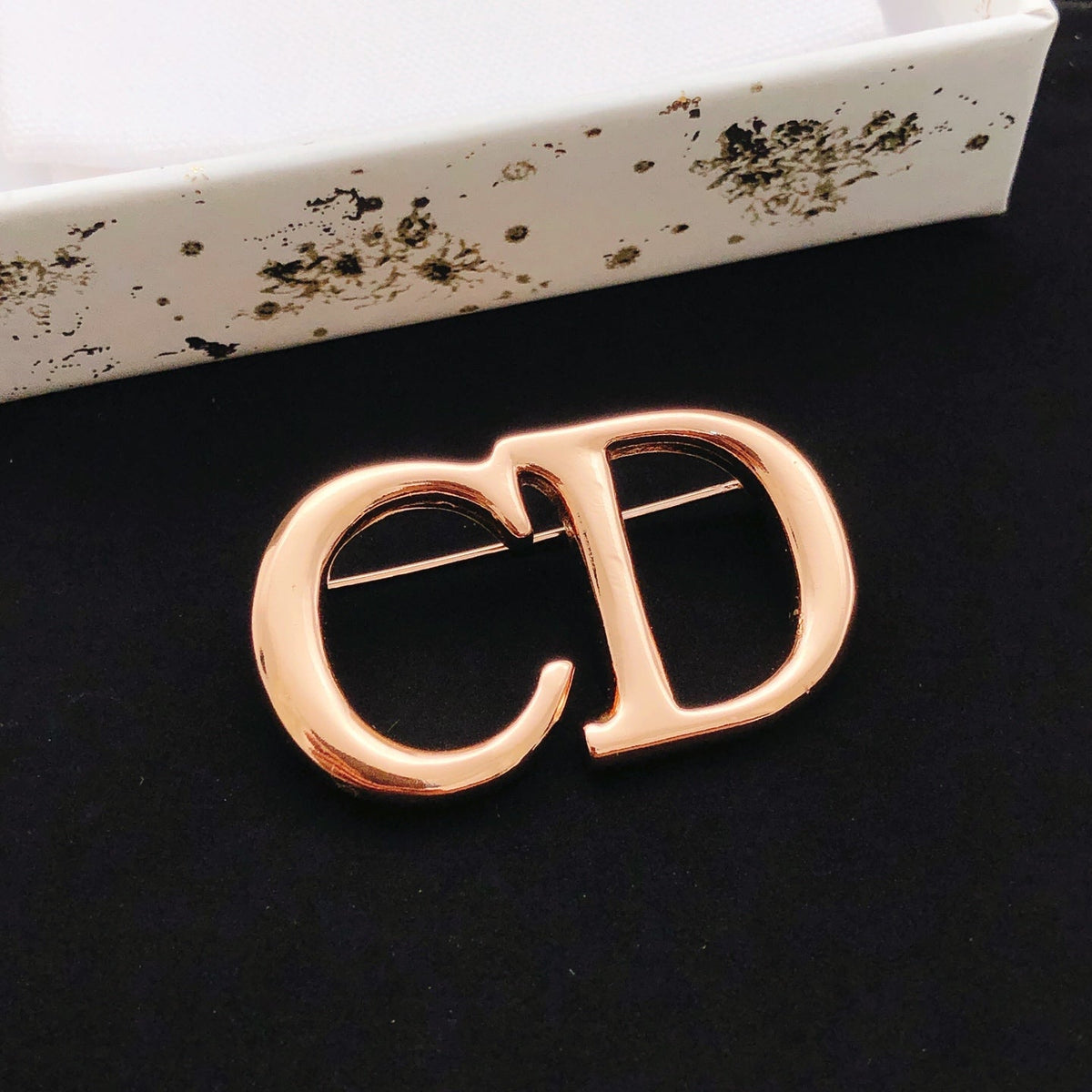 Martin Graham brooch in polished metal-tone – detail view