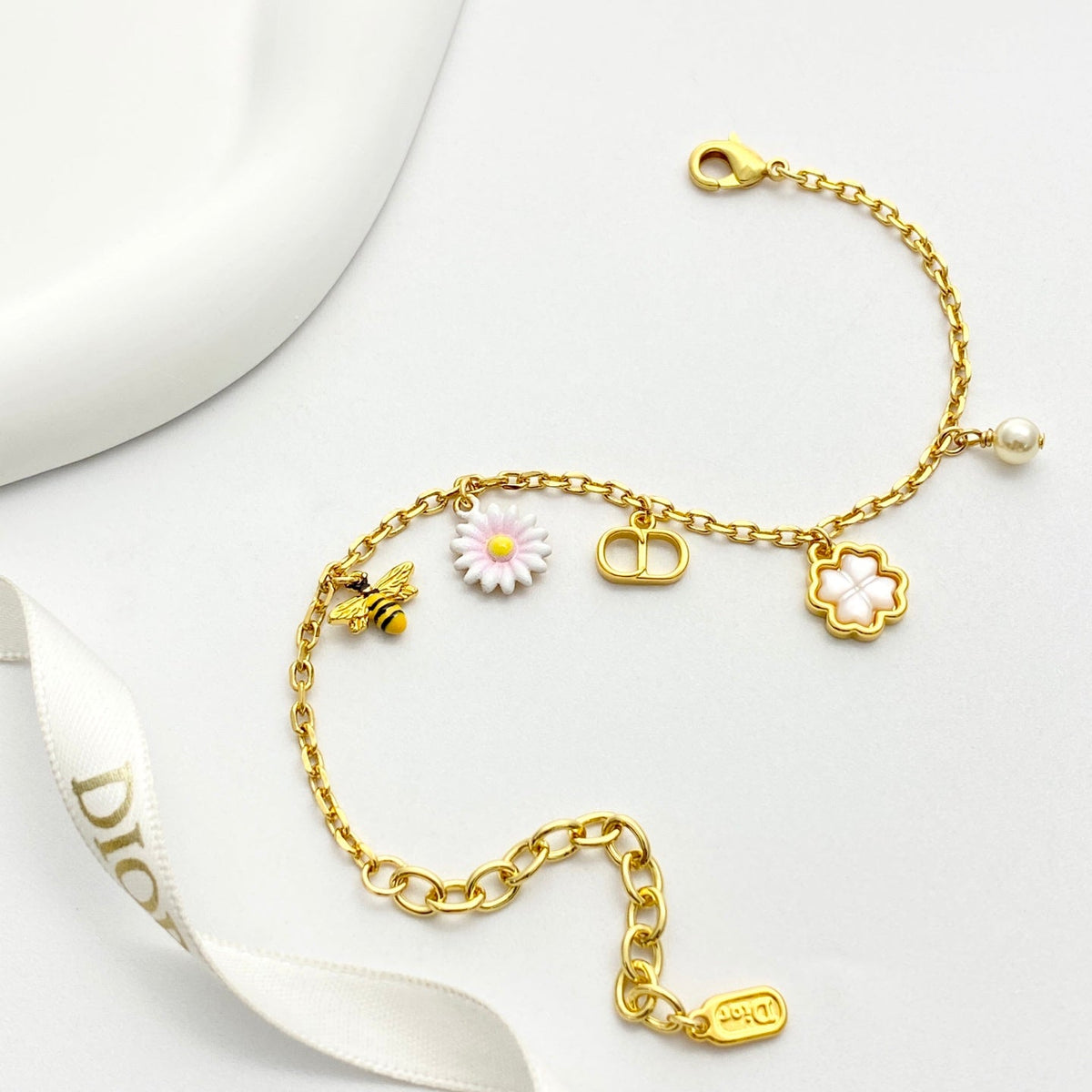 Martin Graham bracelet in polished metal-tone – detail view