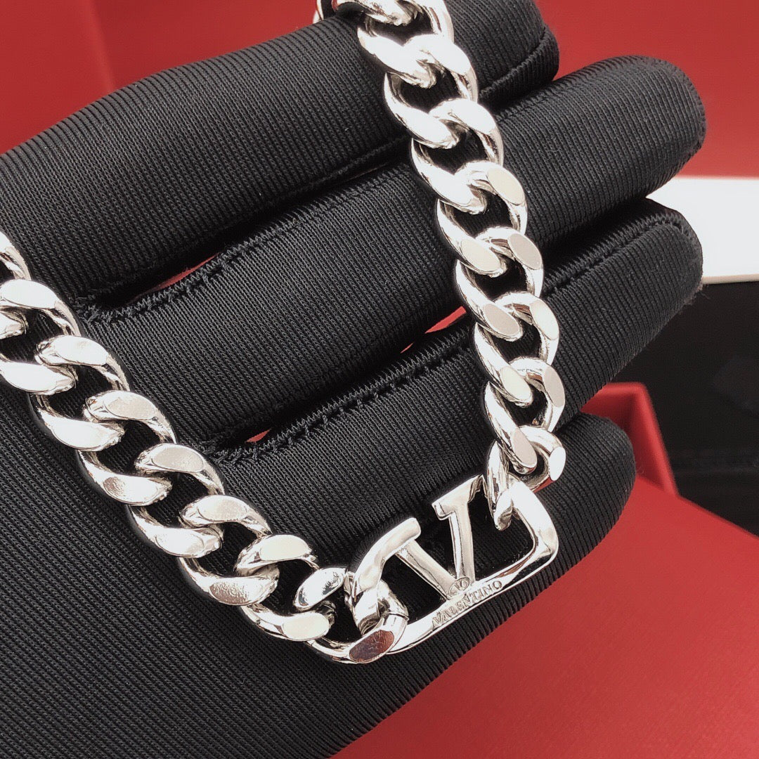 Martin Graham pendant necklace in polished metal-tone – detail view