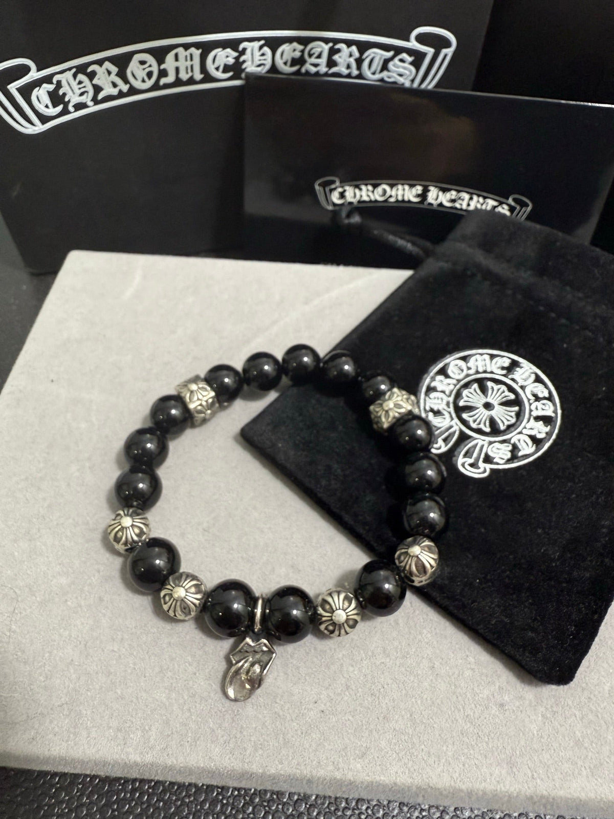 Martin Graham beaded bracelet in polished metal-tone – detail view