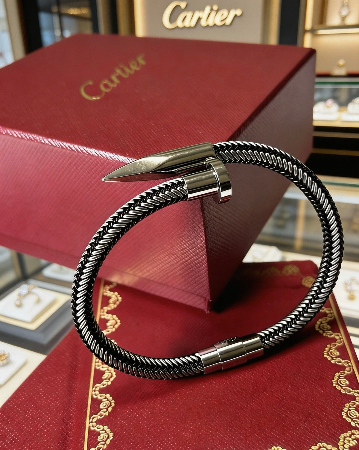 Martin Graham bracelet in polished metal-tone – detail view