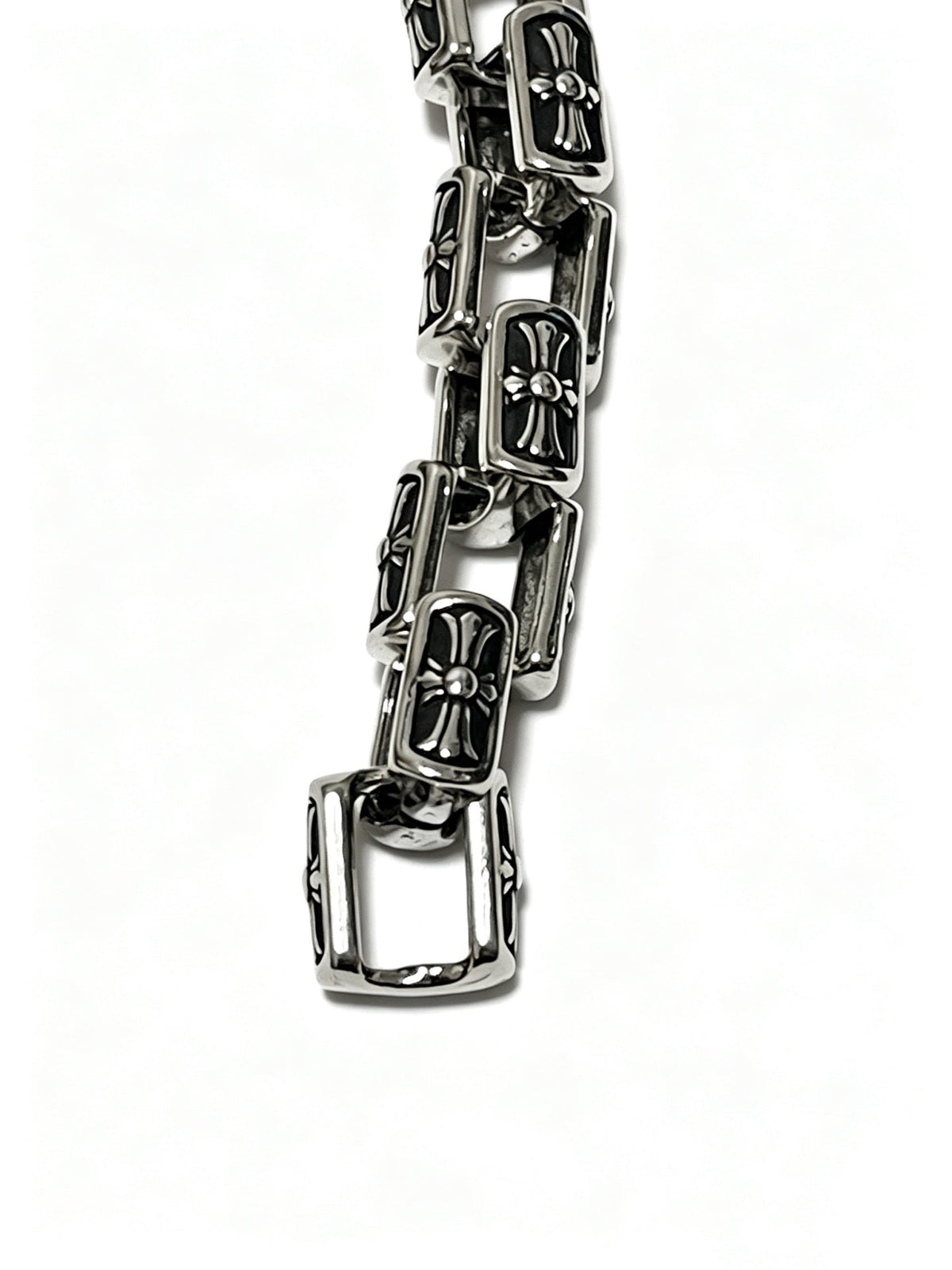 Martin Graham bracelet in polished metal-tone – detail view