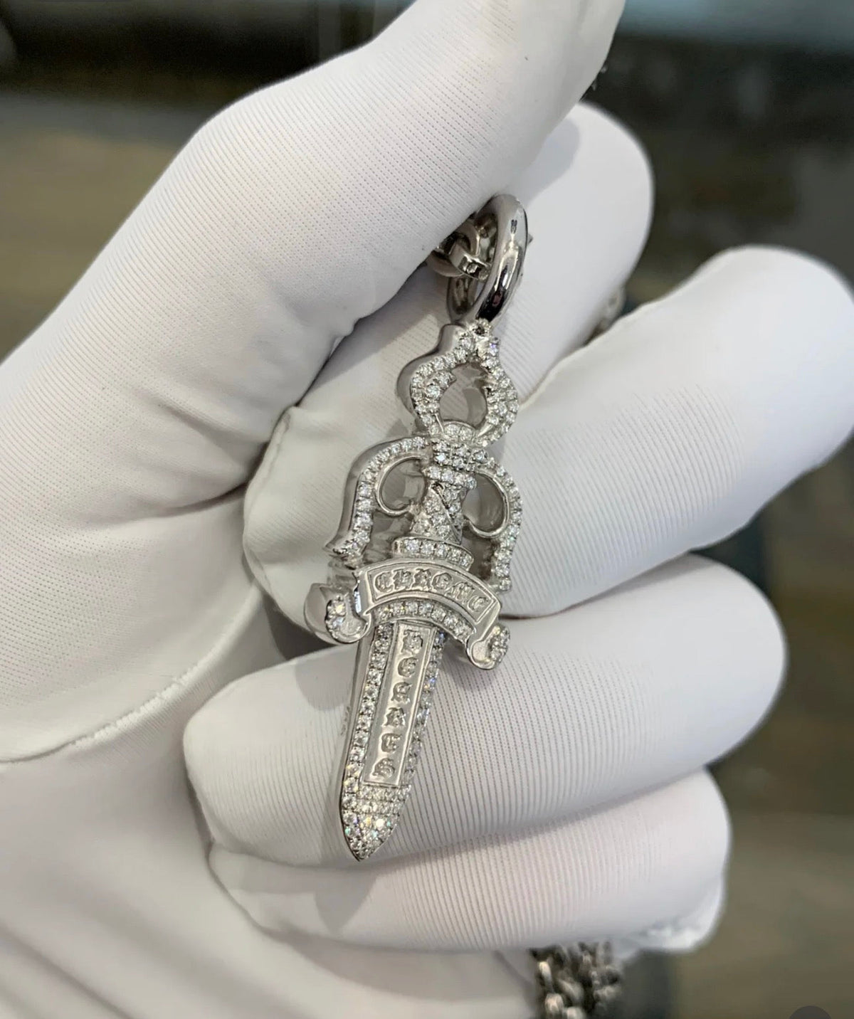 Martin Graham jewelry accessory in polished metal-tone – detail view