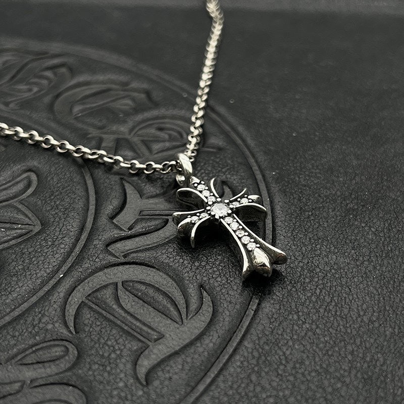 Martin Graham pendant necklace in polished metal-tone – detail view