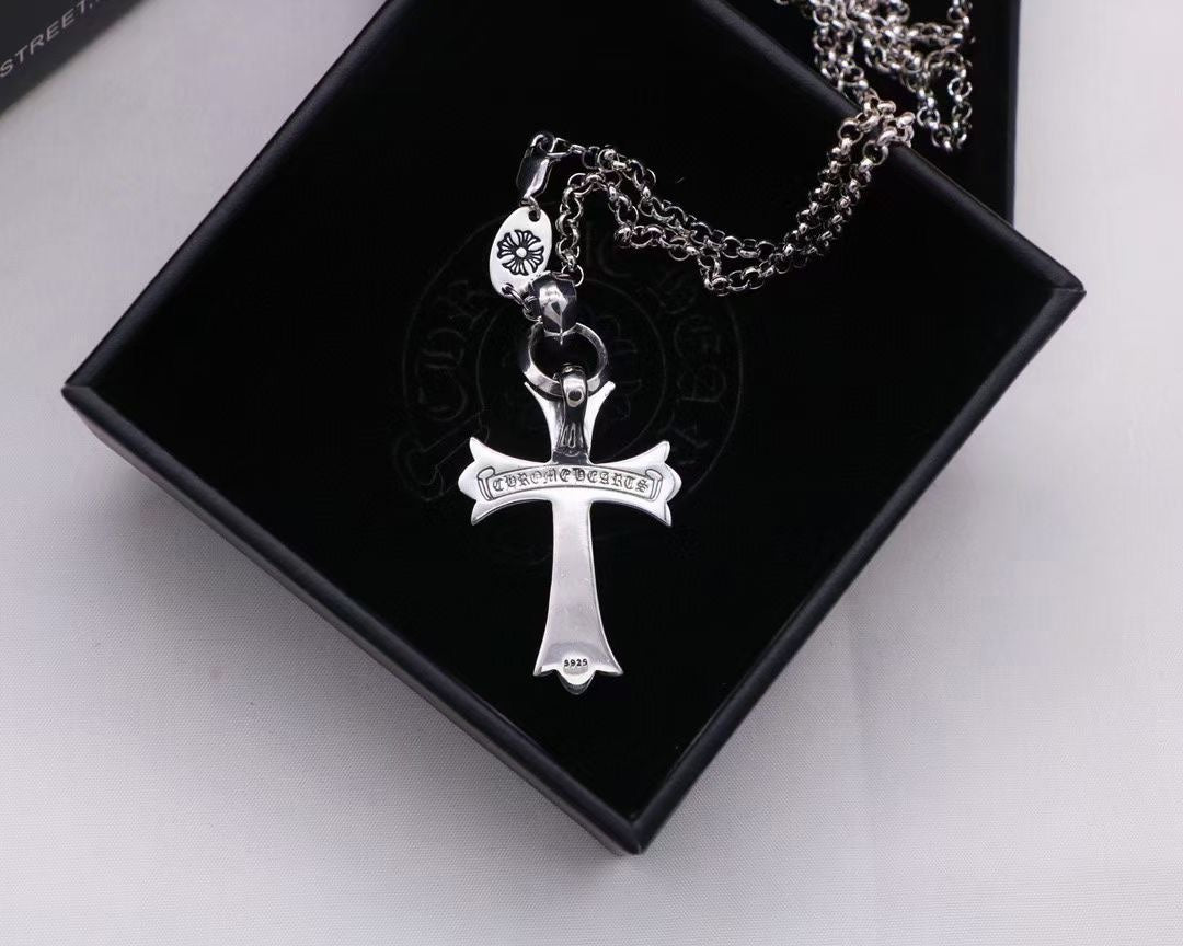 Martin Graham pendant necklace in polished metal-tone – detail view