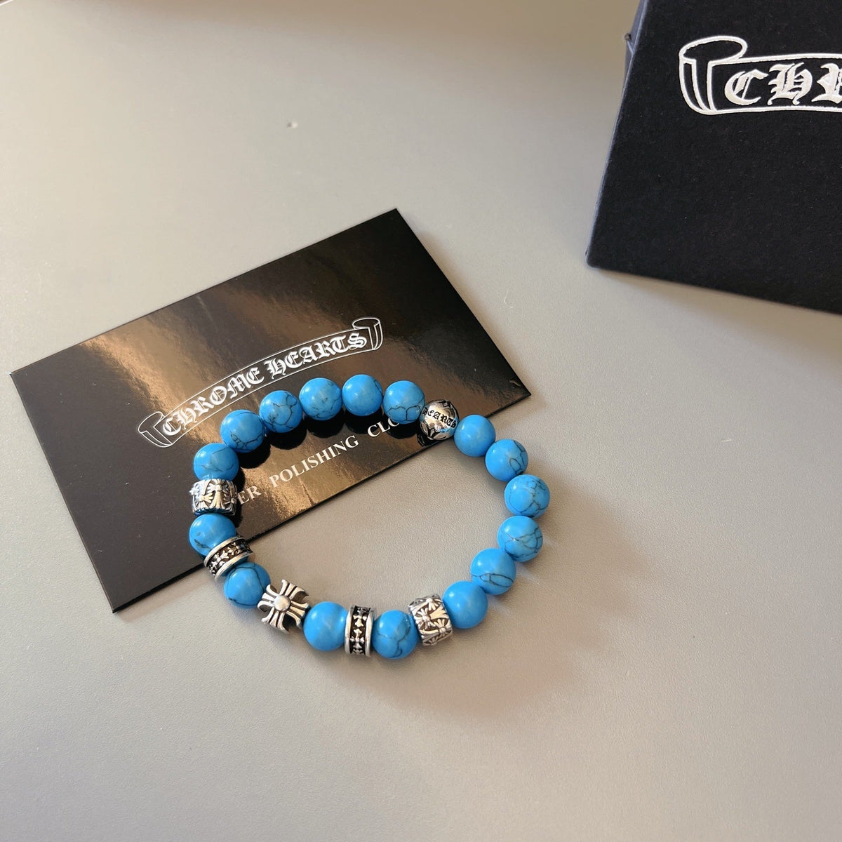 Martin Graham beaded bracelet in polished metal-tone – detail view