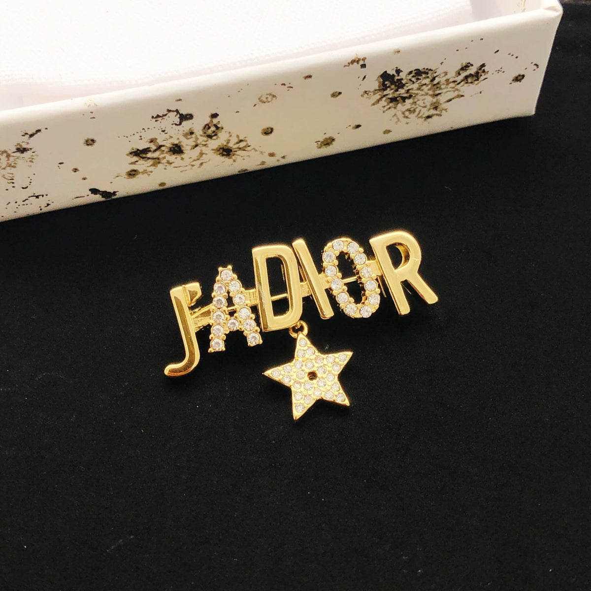 Martin Graham brooch in polished metal-tone – detail view