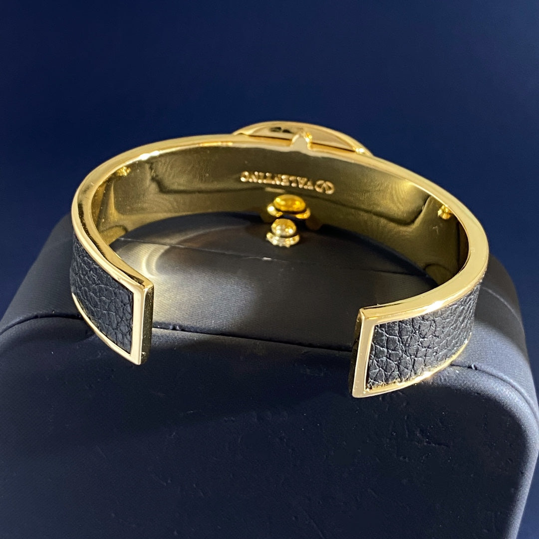 Martin Graham cuff bracelet in polished metal-tone – detail view