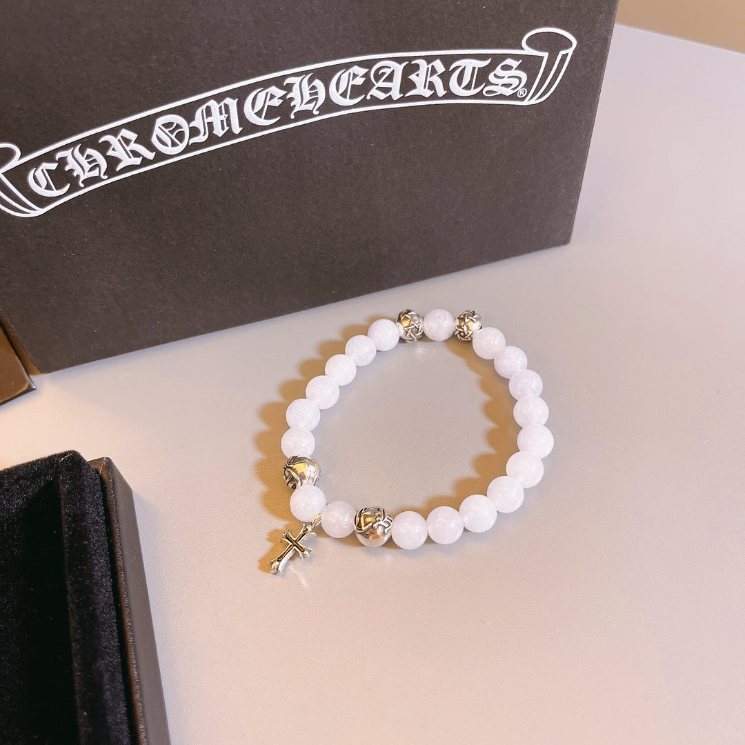 Martin Graham beaded bracelet in polished metal-tone – detail view