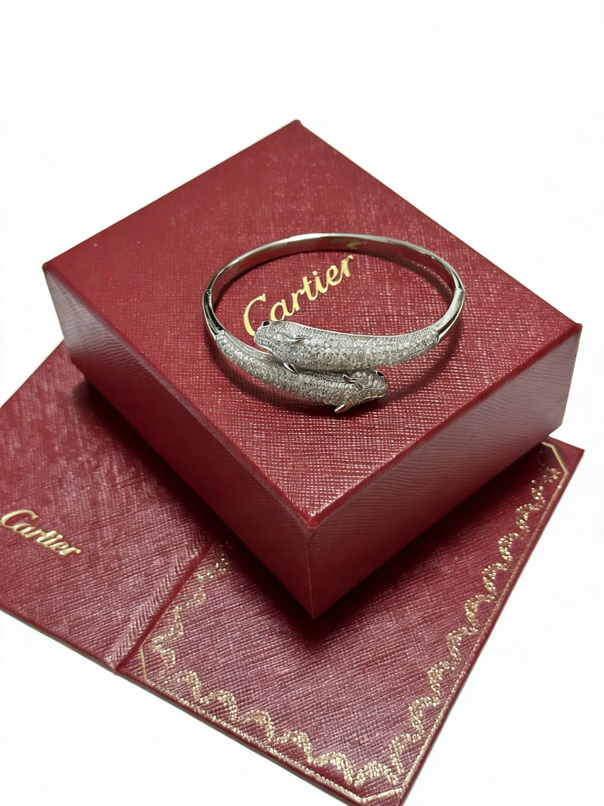 Martin Graham bracelet in polished metal-tone – detail view