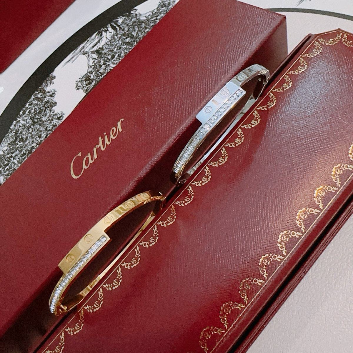 Martin Graham bracelet in polished metal-tone – detail view