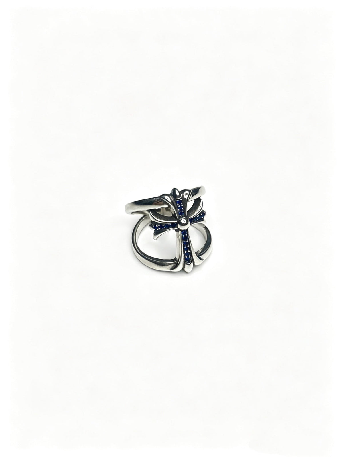 Martin Graham ring in polished metal-tone – detail view